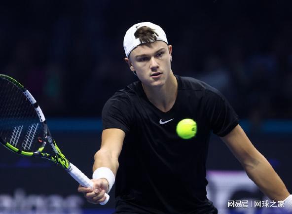 她都需要在 她都需要在