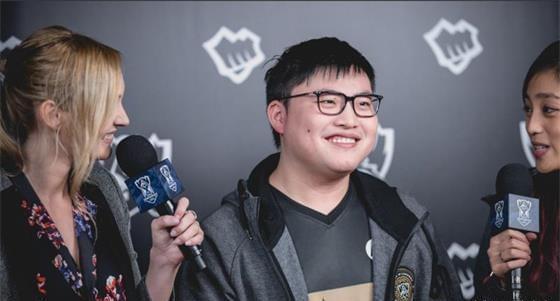 球场上空响 球场上空响