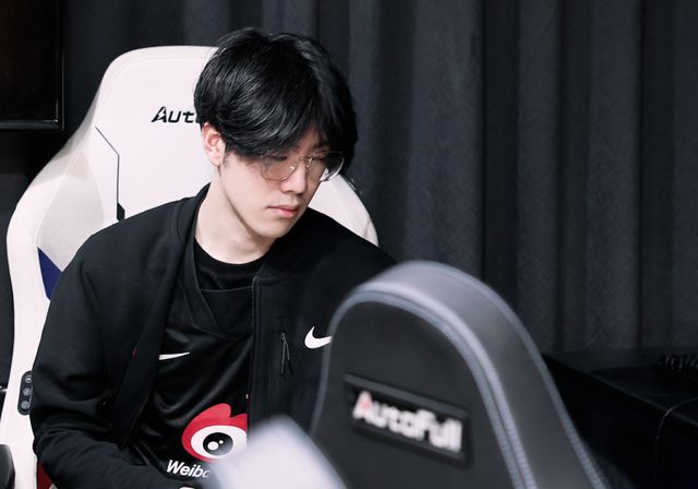 也折射出中 也折射出中